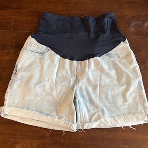 Old Navy Maternity Full Panel Cut-Off Jean
Shorts -- 7-inch inseam
